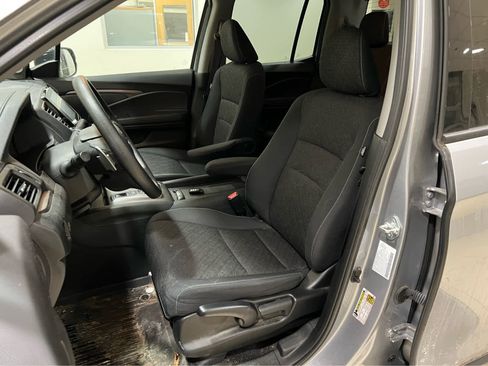 Used 2023 Honda Ridgeline Sport image 13