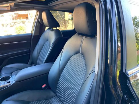 Used 2019 Toyota Camry SE w/ Audio Package FWD image 27
