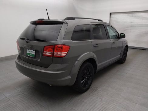 Used 2020 Dodge Journey SE w/ Blacktop Package FWD image 9