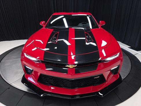 Used 2016 Chevrolet Camaro SS RWD image 8