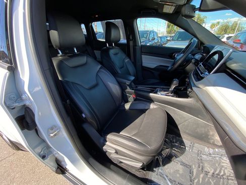 Used 2025 Jeep Compass Limited AWD/4WD image 37