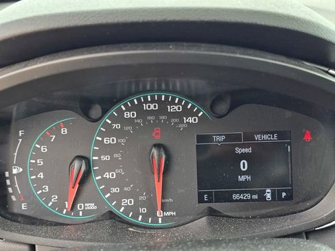 Used 2020 Chevrolet Trax LT w/ Sun & Sound Package AWD/4WD image 17
