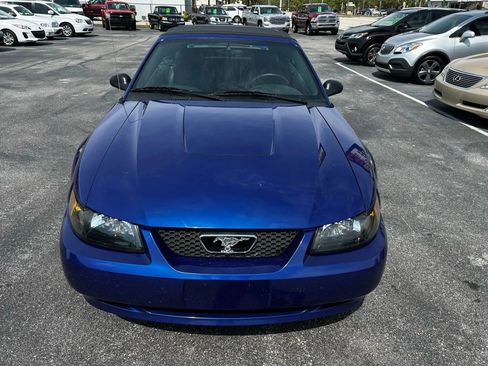 Used 2004 Ford Mustang Deluxe Convertible image 21