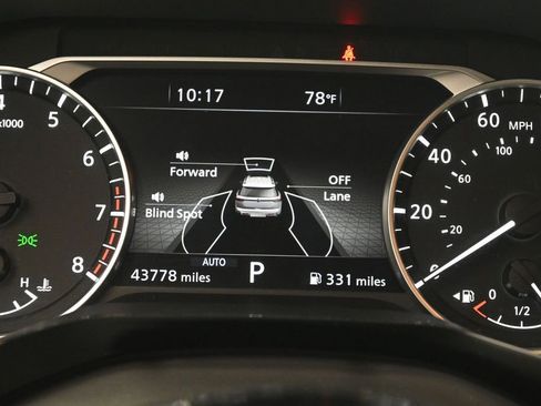 Used 2023 Nissan Pathfinder SL AWD/4WD image 14