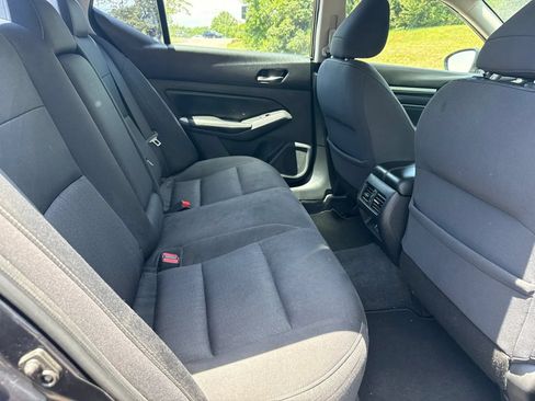 Used 2019 Nissan Altima 2.5 SV FWD image 10