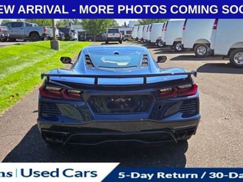 Used 2025 Chevrolet Corvette Stingray Premium Cpe w/ Z51 Performance Package RWD image 8