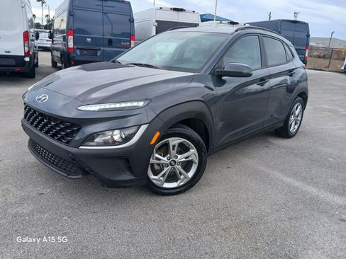 Used 2022 Hyundai Kona SEL FWD image 2