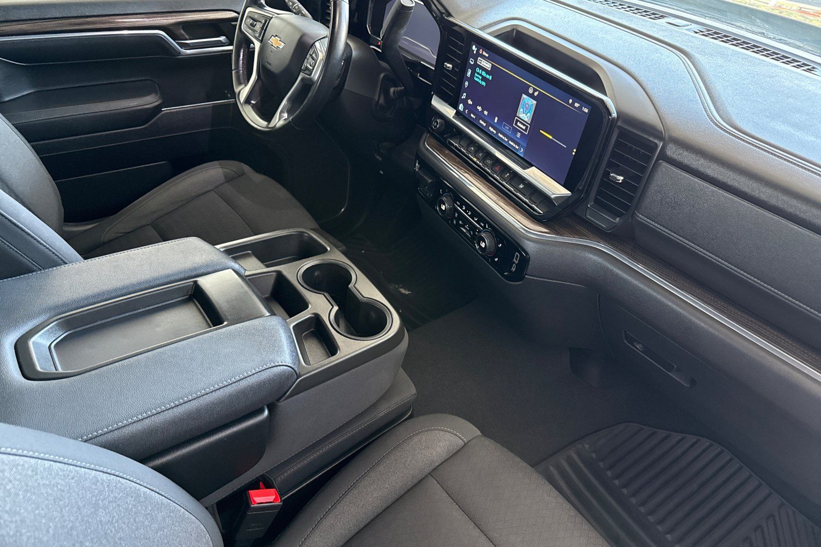 Used 2023 Chevrolet Silverado 1500 LT AWD/4WD image 16