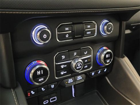 Used 2021 GMC Yukon AT4 w/ Technology Package image 22