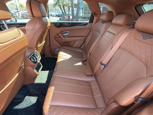 Used 2019 Bentley Bentayga AWD/4WD image 15