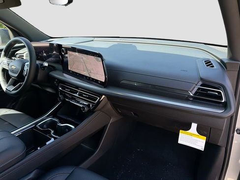 New 2026 Chevrolet Traverse LT w/ Sun and Wheel Package AWD/4WD image 33