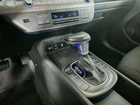 Used 2025 Hyundai Kona SEL AWD/4WD image 24