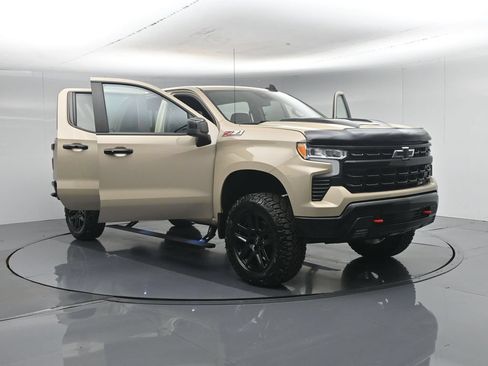 Used 2022 Chevrolet Silverado 1500 LT Trail Boss w/ Convenience Package II AWD/4WD image 35
