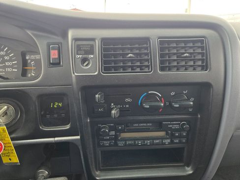 Used 1999 Toyota Tacoma 4x4 Xtracab V6 image 18