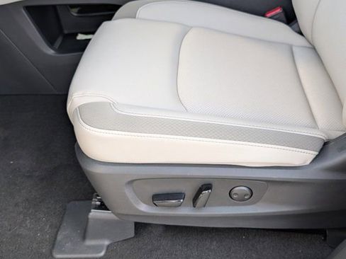 New 2026 Nissan Pathfinder SL w/ SL Premium Package image 11