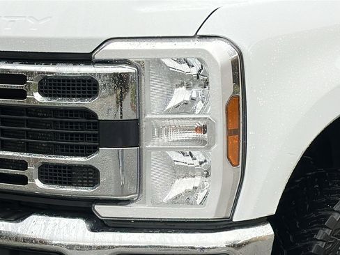 Used 2024 Ford F250 XLT AWD/4WD image 4
