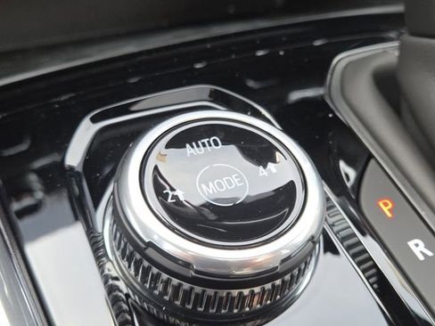 New 2026 GMC Canyon Elevation w/ Convenience Package image 9