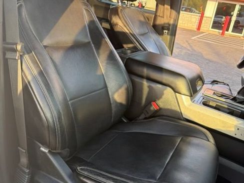 Used 2015 Ford F150 Lariat w/ Equipment Group 502A Luxury AWD/4WD image 24