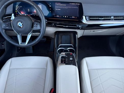 Used 2025 BMW X1 xDrive28i w/ Technology Package image 14