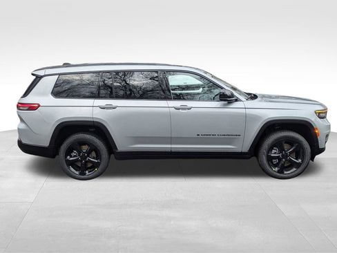 New 2025 Jeep Grand Cherokee L Limited w/ Luxury Tech Group II AWD/4WD image 2