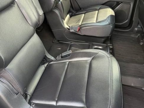 Used 2021 Ford Explorer XLT w/ Equipment Group 202A RWD image 8