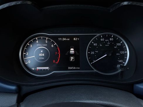 Used 2025 Nissan Versa SV FWD image 33