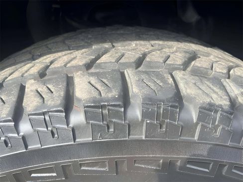 Used 2011 Ford F150 Raptor w/ Raptor Luxury Pkg image 39