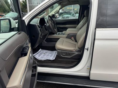 Used 2018 Ford Expedition XLT w/ Equipment Group 202A image 16