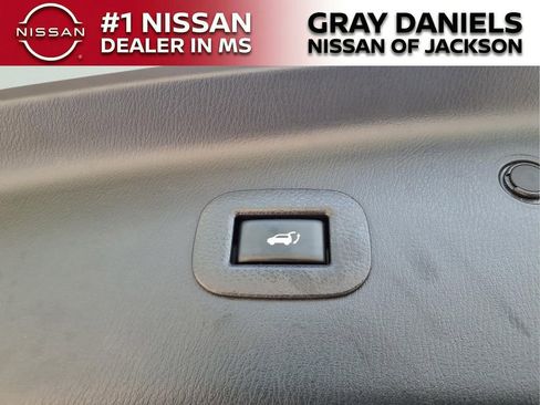Used 2017 Nissan Armada SL w/ Technology Package RWD image 9
