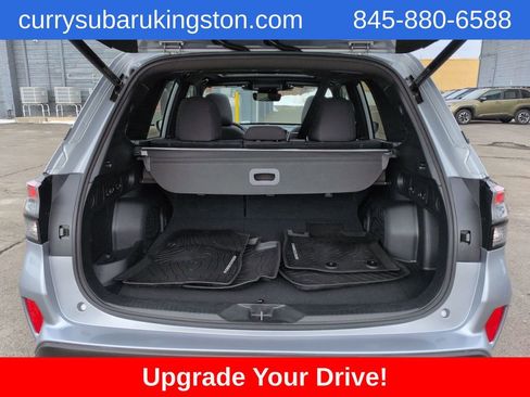 Used 2025 Subaru Forester Premium image 5