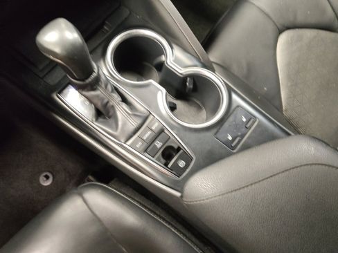 Used 2018 Toyota Camry XSE image 26