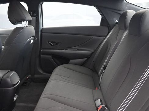 Used 2025 Hyundai Elantra SEL FWD image 18
