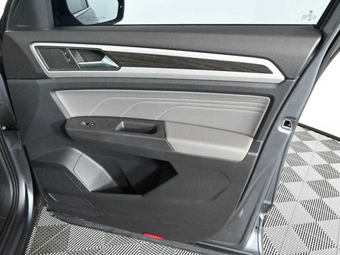 Certified 2023 Volkswagen Atlas SE w/ Panoramic Sunroof Package FWD image 12