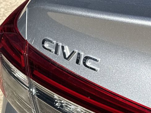 Used 2023 Honda Civic Sport image 18