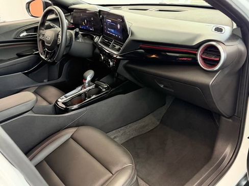 Certified 2025 Chevrolet Trax RS w/ Driver Confidence Package FWD image 15
