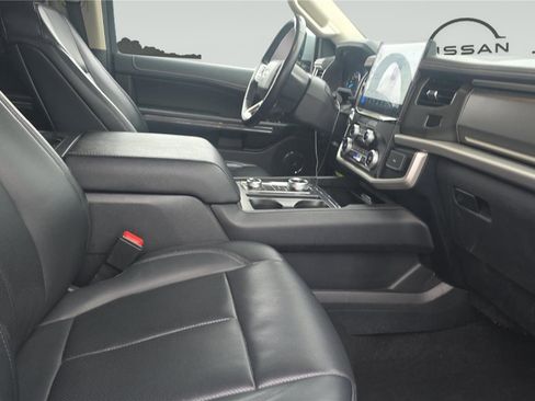 Used 2024 Ford Expedition Max XLT image 14