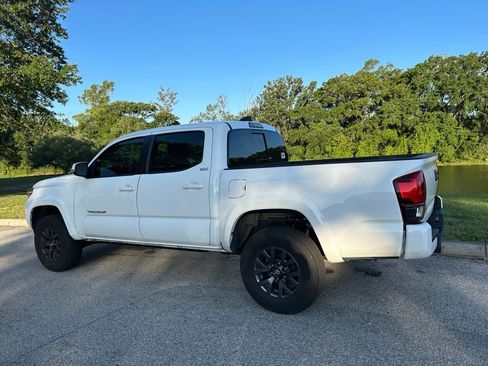Used 2023 Toyota Tacoma SR5 w/ Technology Package RWD image 4