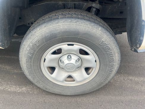 Used 2016 Toyota Tacoma SR image 9