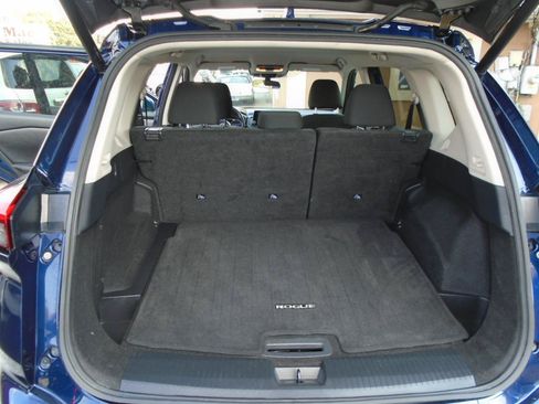 Used 2024 Nissan Rogue SV AWD/4WD image 12