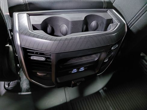 Used 2025 RAM 1500 Big Horn AWD/4WD image 40