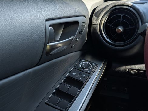 Used 2025 Lexus IS 500 w/ F-Sport Performance RWD image 25