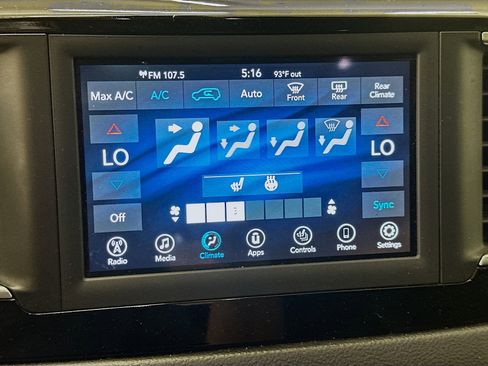 Used 2020 Chrysler Pacifica Touring-L FWD image 24