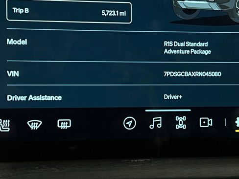 Used 2024 Rivian R1S Adventure image 19