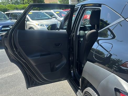 Used 2025 Hyundai Kona SEL AWD/4WD image 27