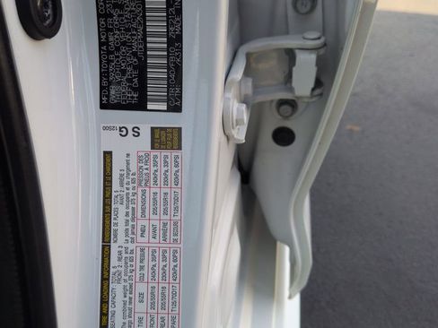 Used 2022 Toyota Corolla LE FWD image 29