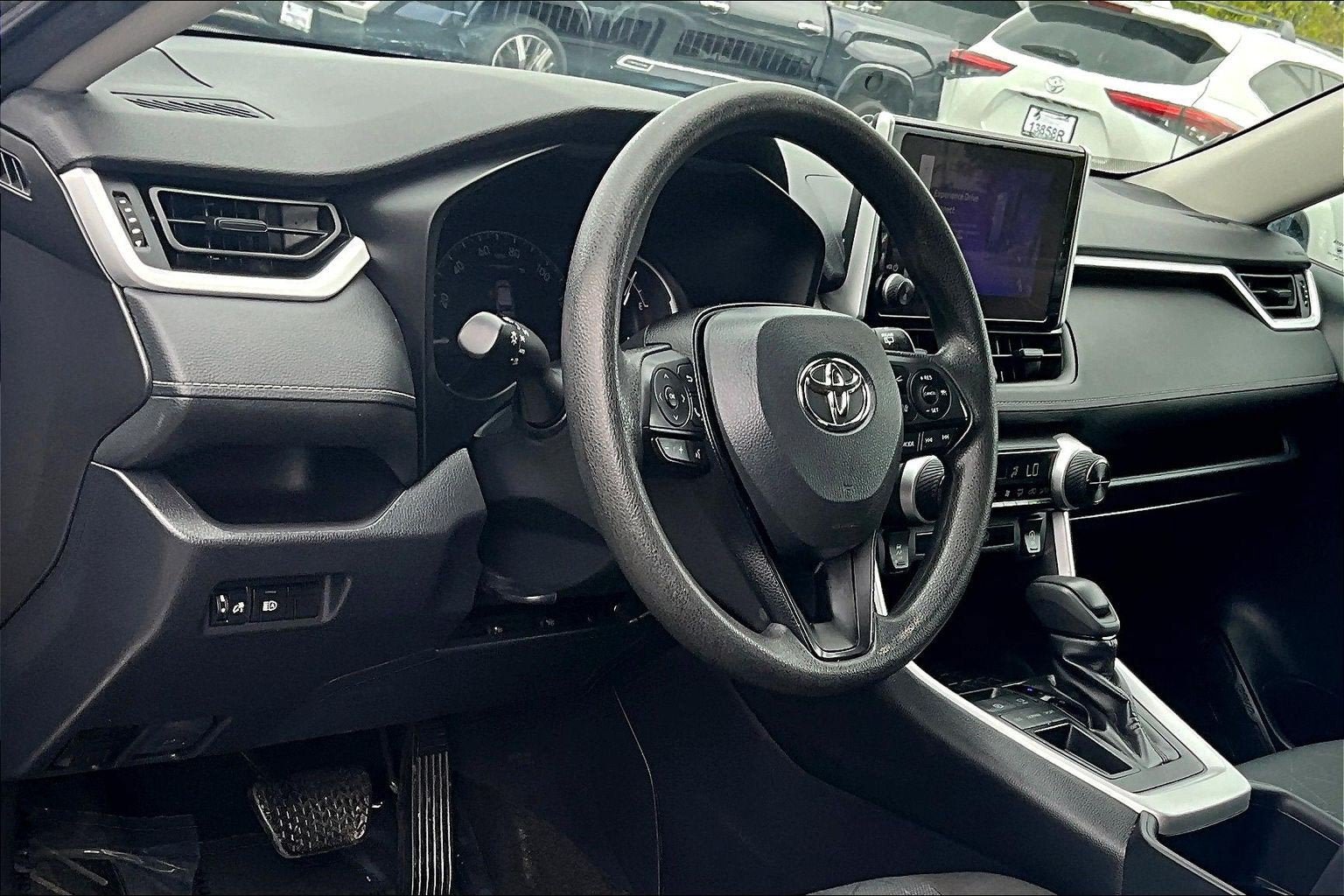 Used 2024 Toyota RAV4 XLE FWD image 13