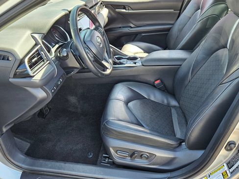 Used 2019 Toyota Camry XSE FWD image 13