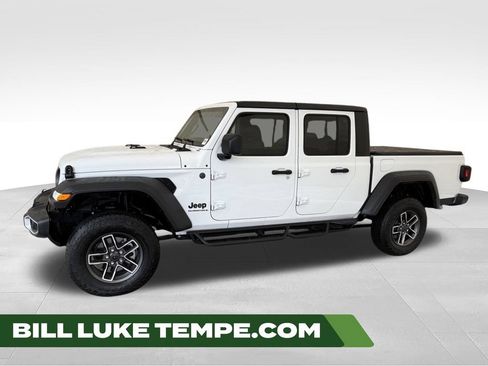 Used 2025 Jeep Gladiator Sport AWD/4WD image 1