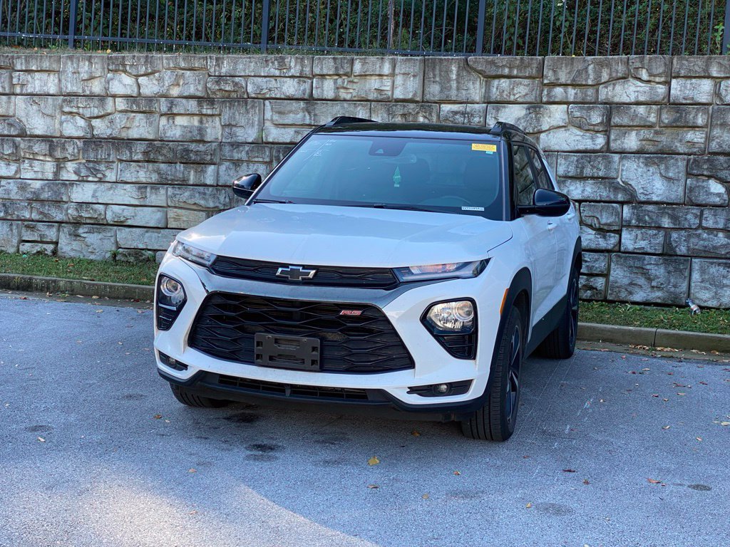 Used 2023 Chevrolet TrailBlazer RS w/ Sun and Liftgate Package AWD/4WD image 3