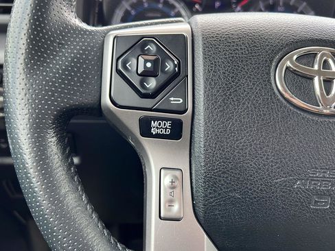 Used 2015 Toyota 4Runner Limited AWD/4WD image 19